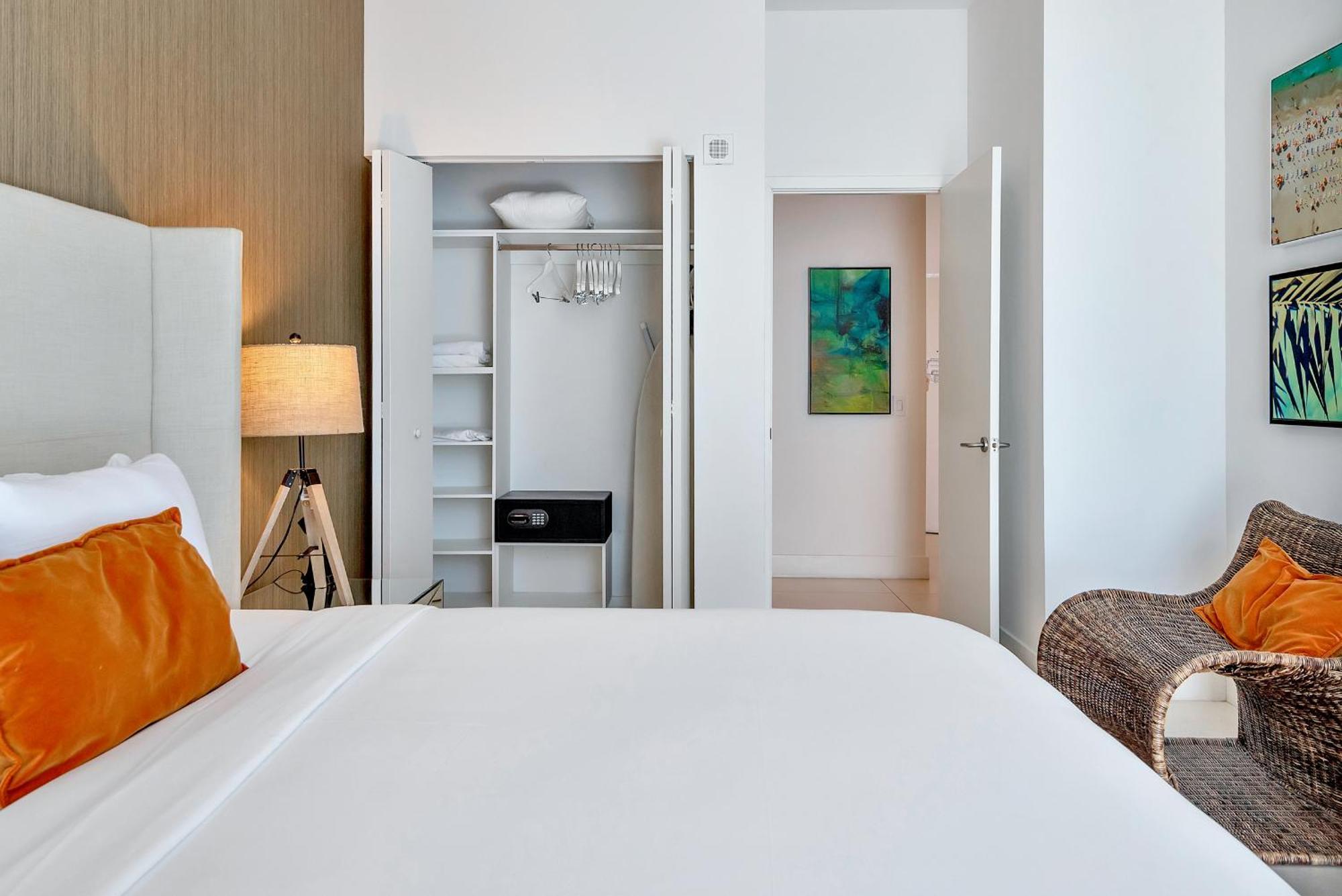 203-1Br/1Ba At The Beach Gem! Lux Amenities! Hollywood Exterior photo