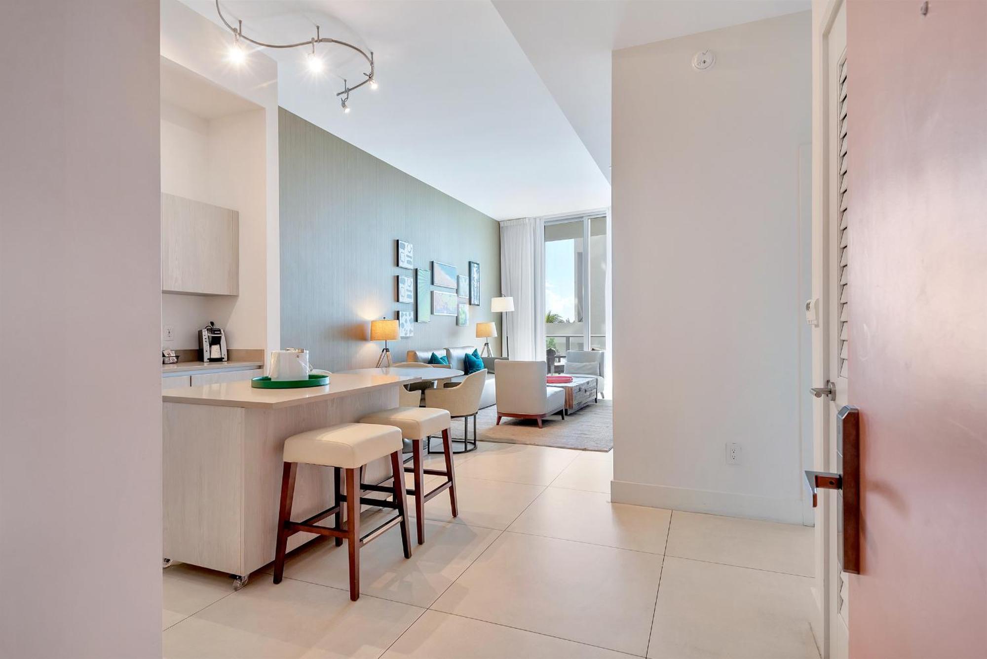 203-1Br/1Ba At The Beach Gem! Lux Amenities! Hollywood Exterior photo