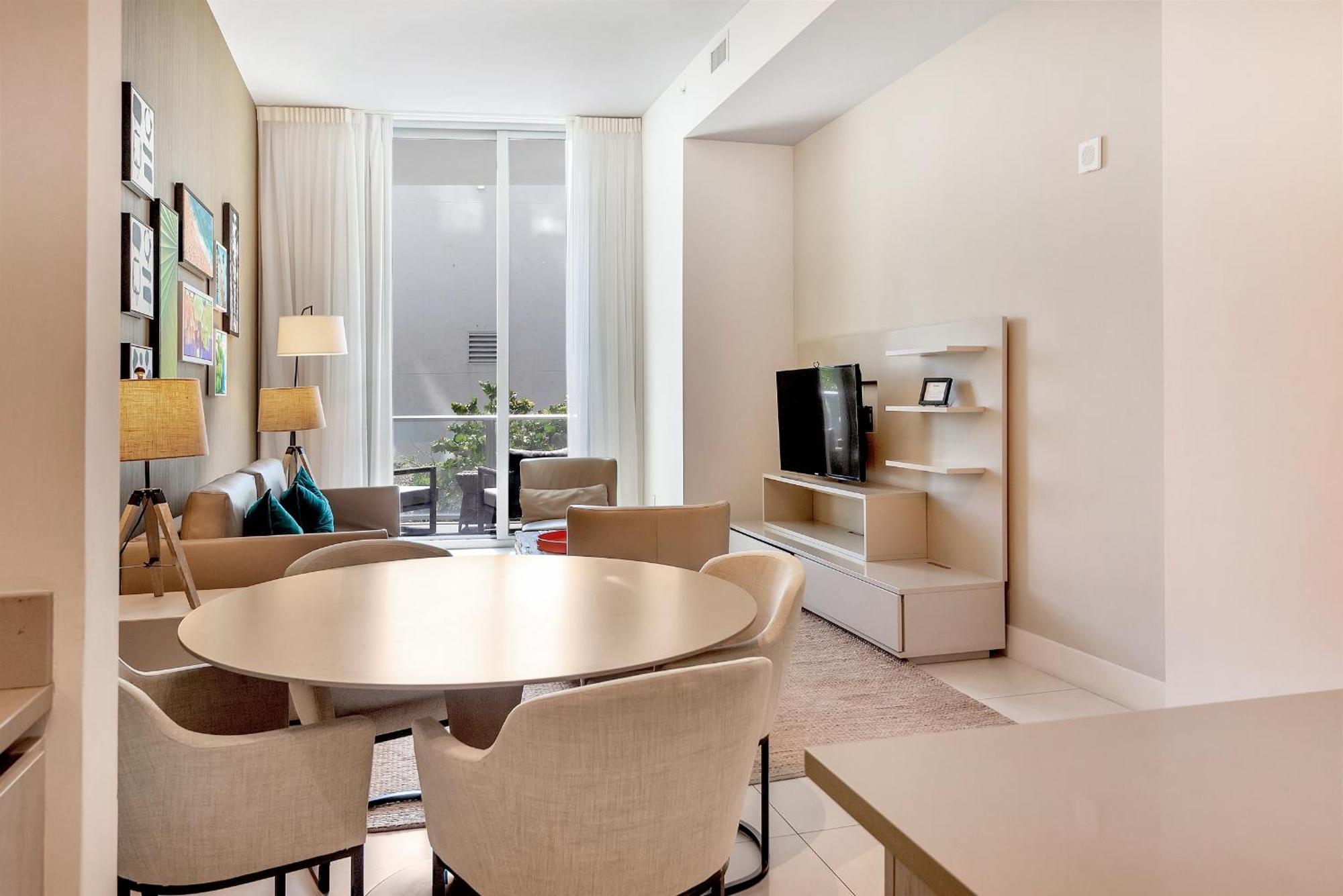 203-1Br/1Ba At The Beach Gem! Lux Amenities! Hollywood Exterior photo