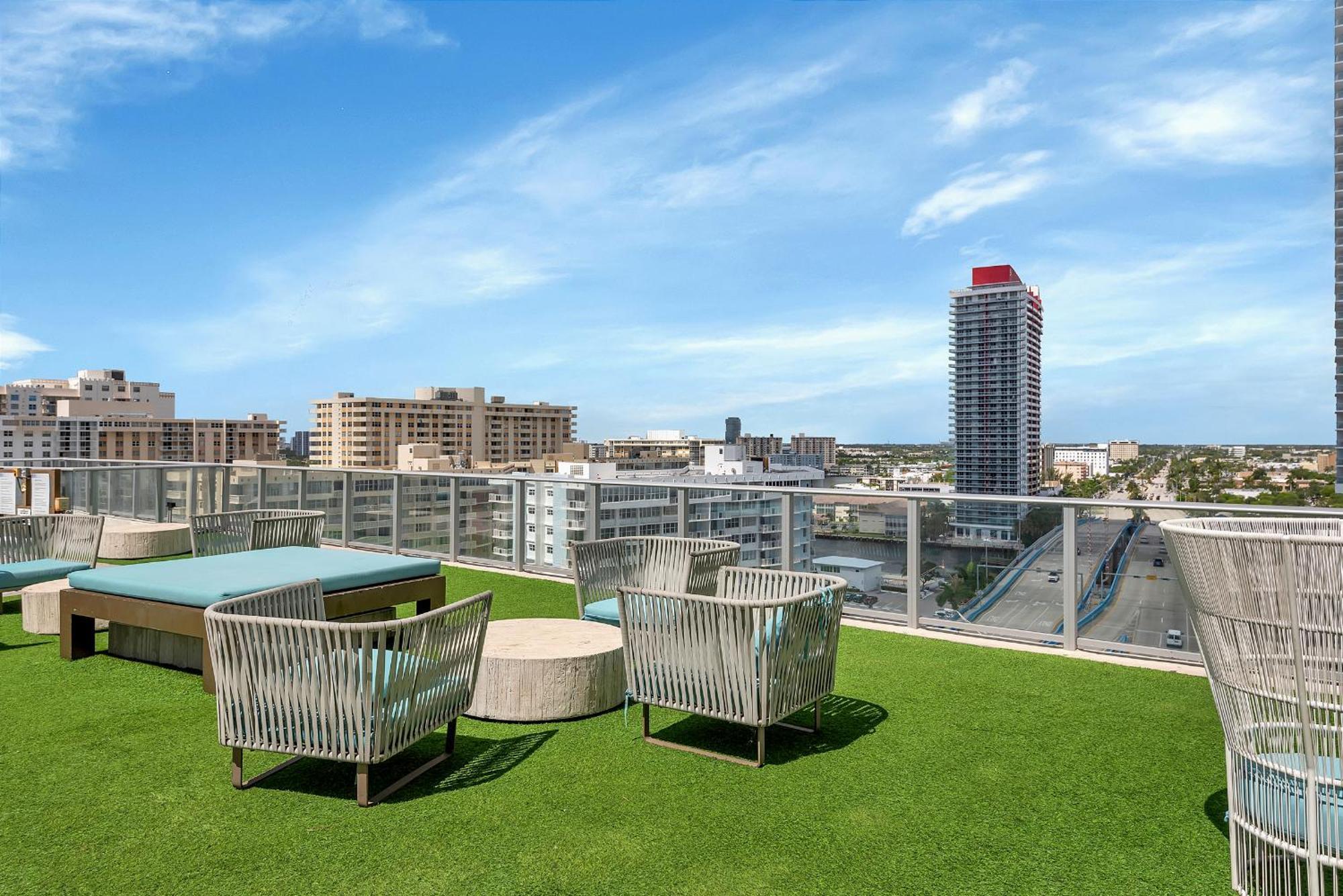203-1Br/1Ba At The Beach Gem! Lux Amenities! Hollywood Exterior photo