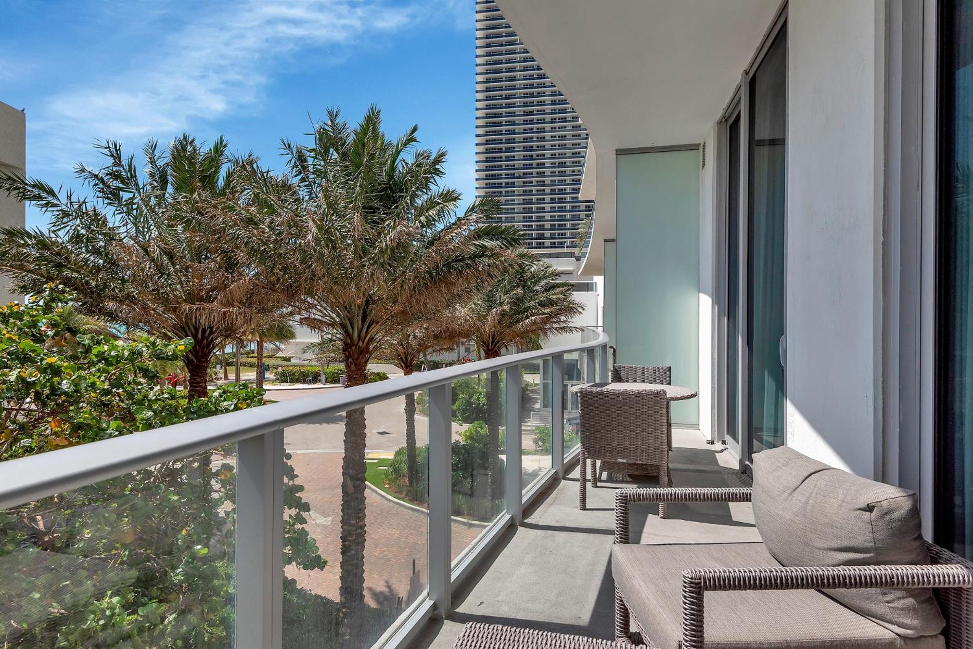 203-1Br/1Ba At The Beach Gem! Lux Amenities! Hollywood Exterior photo